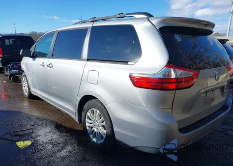 2016 Toyota Sienna Xle 8 Passenger from USA, damaged, VIN 5TDYK3DC9GS742102